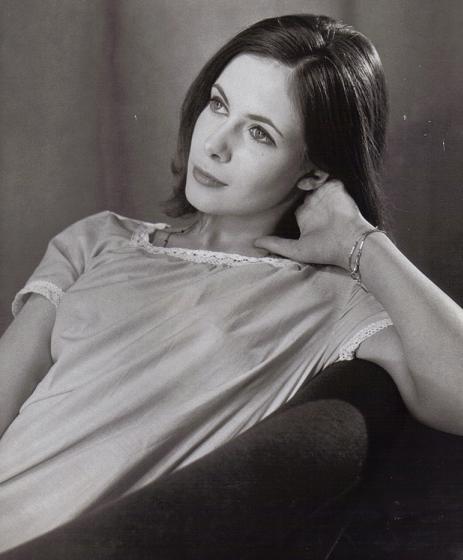 douce_Claude_Jade_Baisers_voles_1968_stolen_kisses_geraubte_kuesse