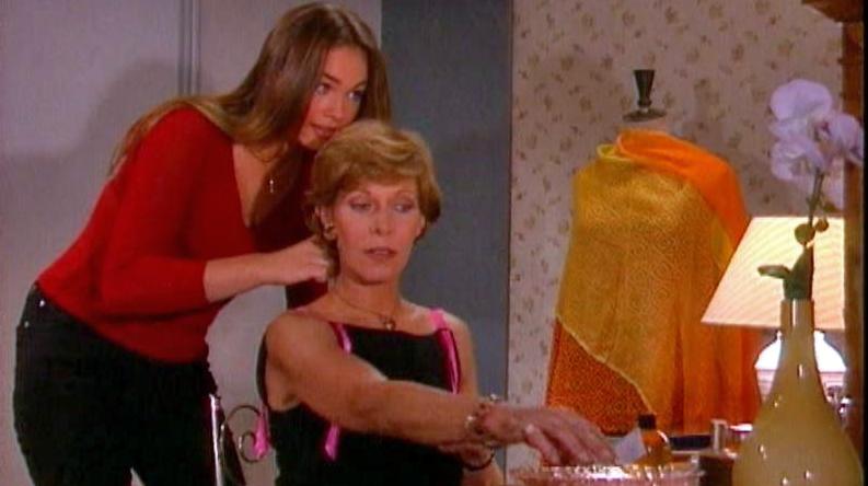 Mélanie Maudran und Claude Jade in der Serie "Cap des Pins" (1998-2000)