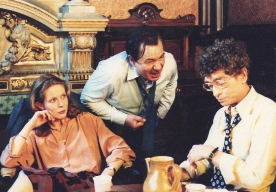 Claude Jade, Michel Galabru und Darry Cowl in "Le bahut va craquer"