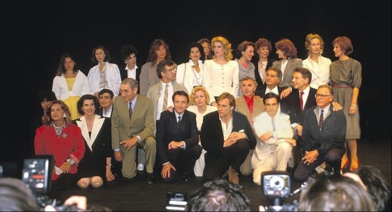 PHILIPPE GOLDMANN (L'enfant sauvage), JEANNE MOREAU (Jules et Jim), FREDERIQUE JAMET (petit rôle dans L'homme qui amait les femmes), FANNY ARDANT (La femme d'à côté), SYVIE GREZEL (L'argent poche), CHARLES DENNER (La mariée était en noir, Une belle fille..., L'homme qui aimait les femmes), MARCEL BERBERT (producteur), DANI (La nuit américaine, L'amour en fuite), JACQUELINE BISSET (La nuit américaine), HENRI SERRE (Jules et Jim), SERGE ROUSSEAU (La mariée..., Baisers volés), NELLY BENEDETTI (La peau douce), MARIE DUBOIS (Tirez sur le pianiste, Jules et Jim), ALEXANDRA STEWART (La nuit américaine), CATHERINE DENEUVE (La sirène du Mississippi, Le dernier métro), GERARD DEPARDIEU (La femme d'à côté), CHARLES AZNAVOUR (Tirez sur le pianiste), BERNARDETTE LAFONT (Les mistons, Une belle fille comme moi), CLAIRE MAURIER (Les 400 coups), JEAN-CLAUDE BRIALY (Une histoire d'eau, La mariée était en noir), JEAN-PIERRE LEAUD (les Doinel, Les deux anglaises, La nuit américaine), DELPHINE SEYRIG (Baisers volés), JEAN-PIERRE AUMONT (La nuit américaine), BRIGITTE FOSSEY (L'homme qui aimait les femmes), HENRI GARCIN (La femme d'à côté) et CLAUDE JADE (Baisers volés, Domicile conjugal, L'amour en fuite) - Cannes 1985 -Hommage a François Truffaut